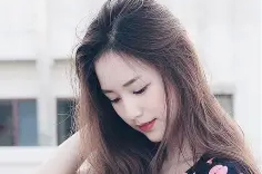 娱乐头条：明星八卦大揭秘从喜剧之王新片到嘎嘎小生夜店狂欢