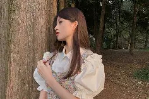 佟丽娅腰间的蝴蝶结大揭秘！网友：这是准备变身“蝴蝶结女王”啊