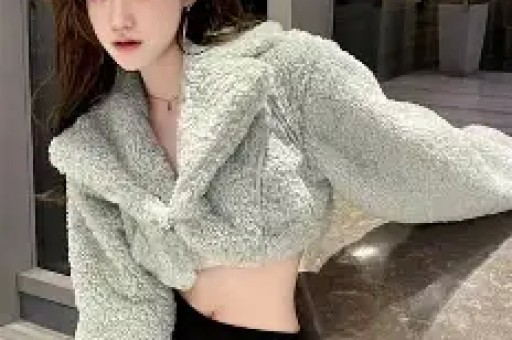 杨天真恋情曝光！与高个男子公园散步搭肩搂腰男方有文艺气息